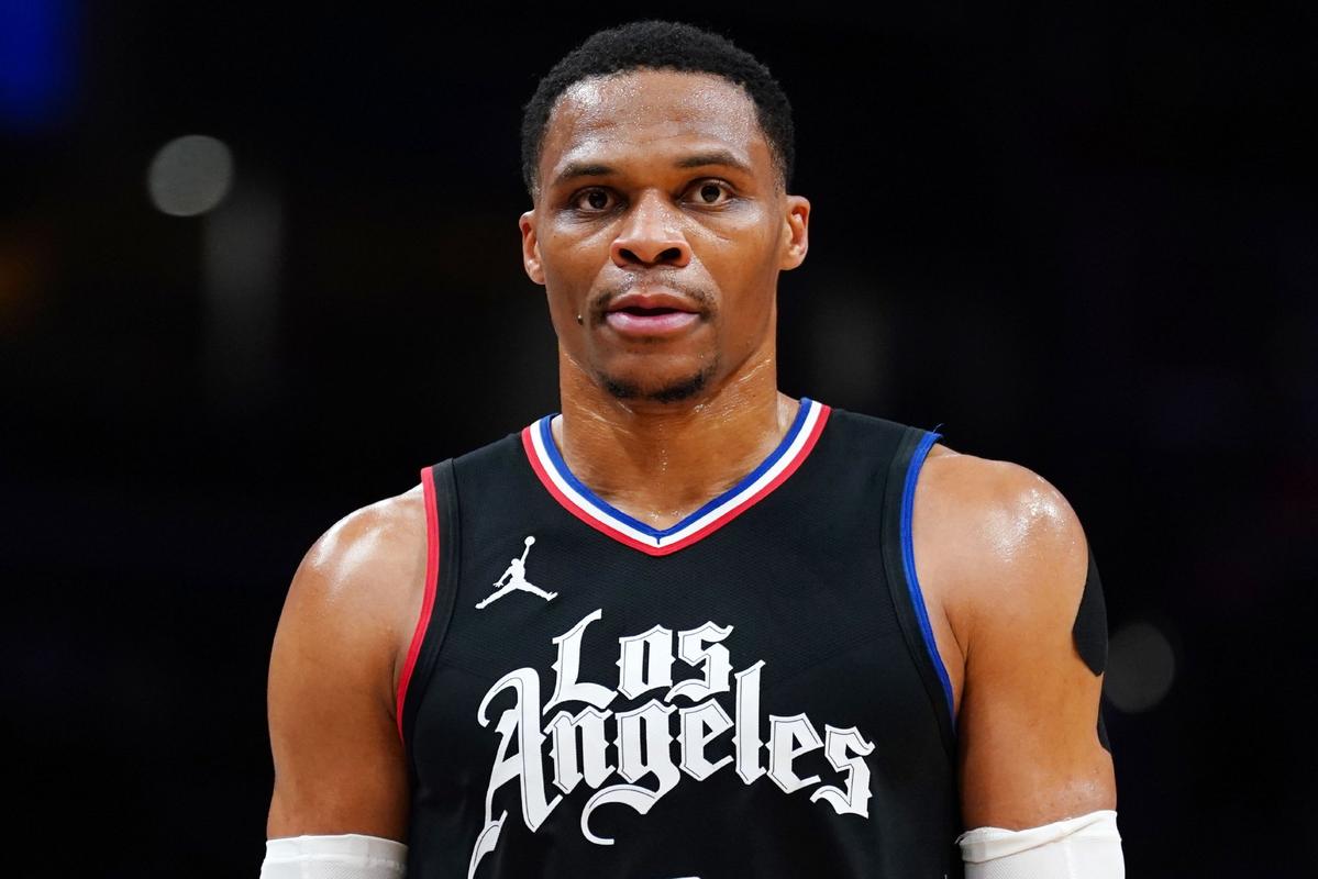 《足球之夜》的厚重！足夜预测国足首发全对，甚至场上位置都全中.