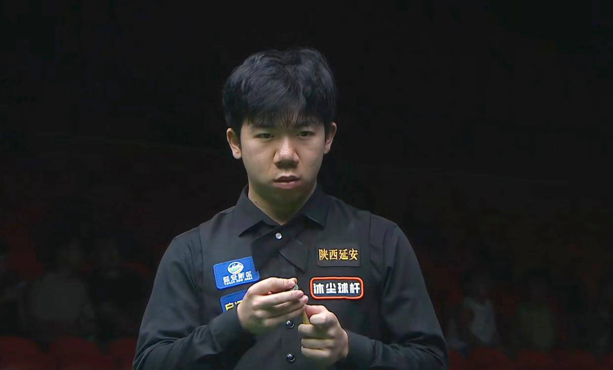 鲜明对照 鲜明对照